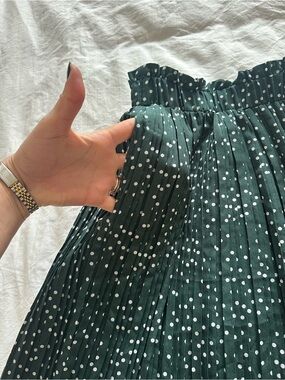 Pleated Polka Dot Midi Skirt with pockets